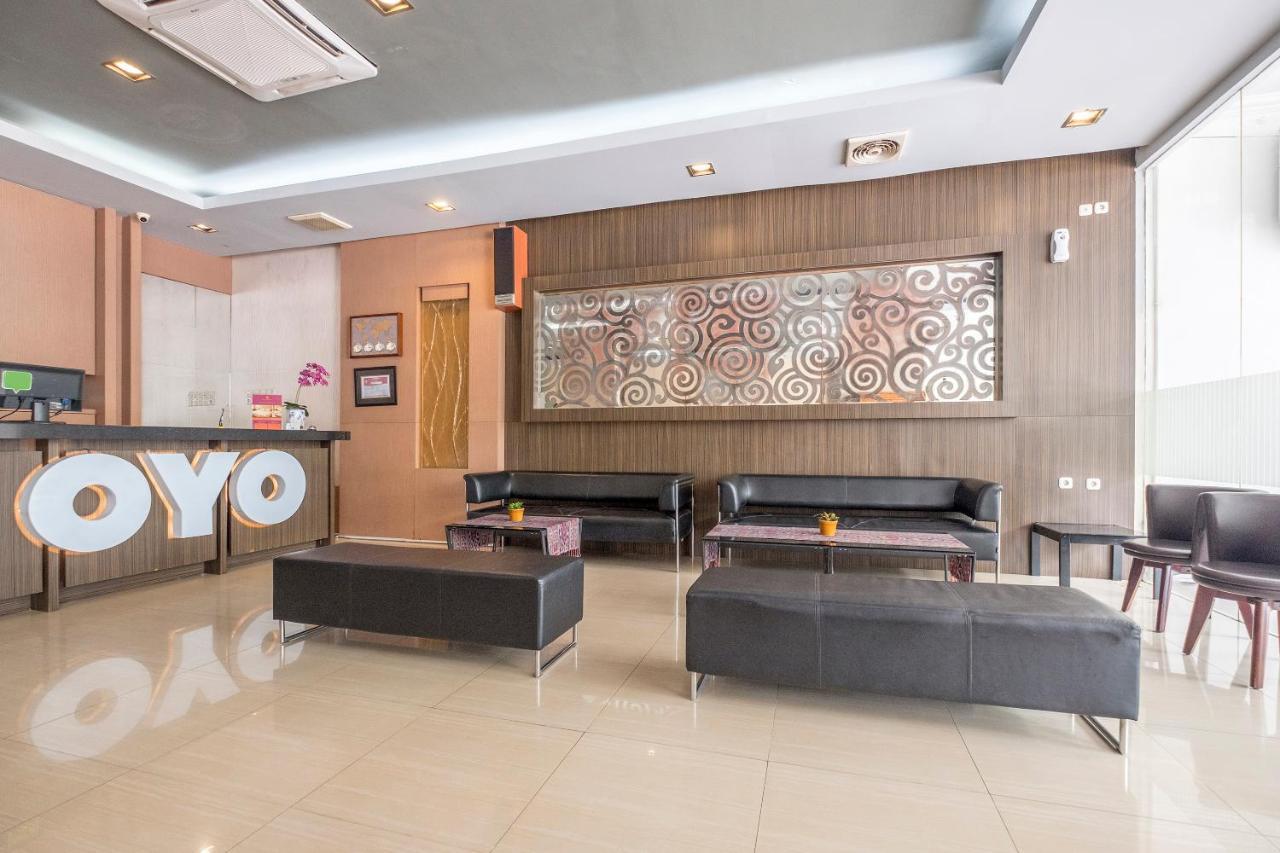 New Legend Hotel Makassar Buitenkant foto